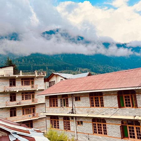 Hotel Solitaire Manali - A Few Steps From Mall Road Luaran gambar